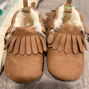Cozy Brown Fringe Moccasins for Kids EUC